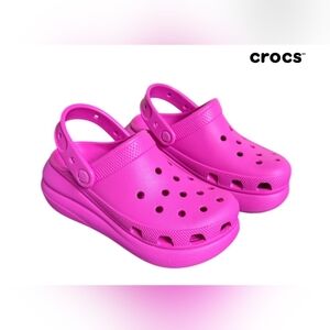 Crocs – Classic Crush Clog Plataforma – Fucsia (With Jibbitz Included)